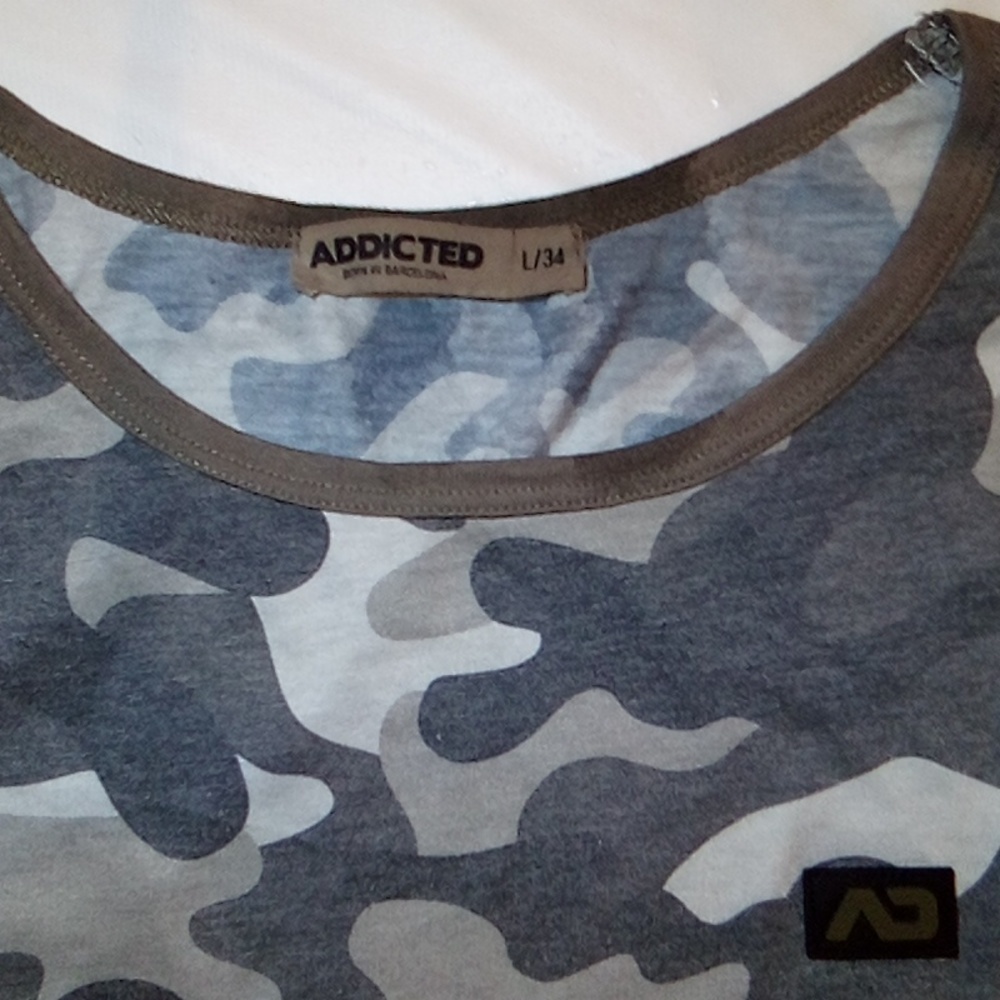 Addicted, Size Large, Camo, Tank Top - Picture 3 of 3